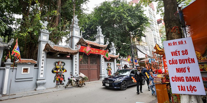 Top 7 ngôi chùa cầu duyên ở Hà Nội nổi tiếng cực linh thiêng giúp bạn thoát ế bền vững